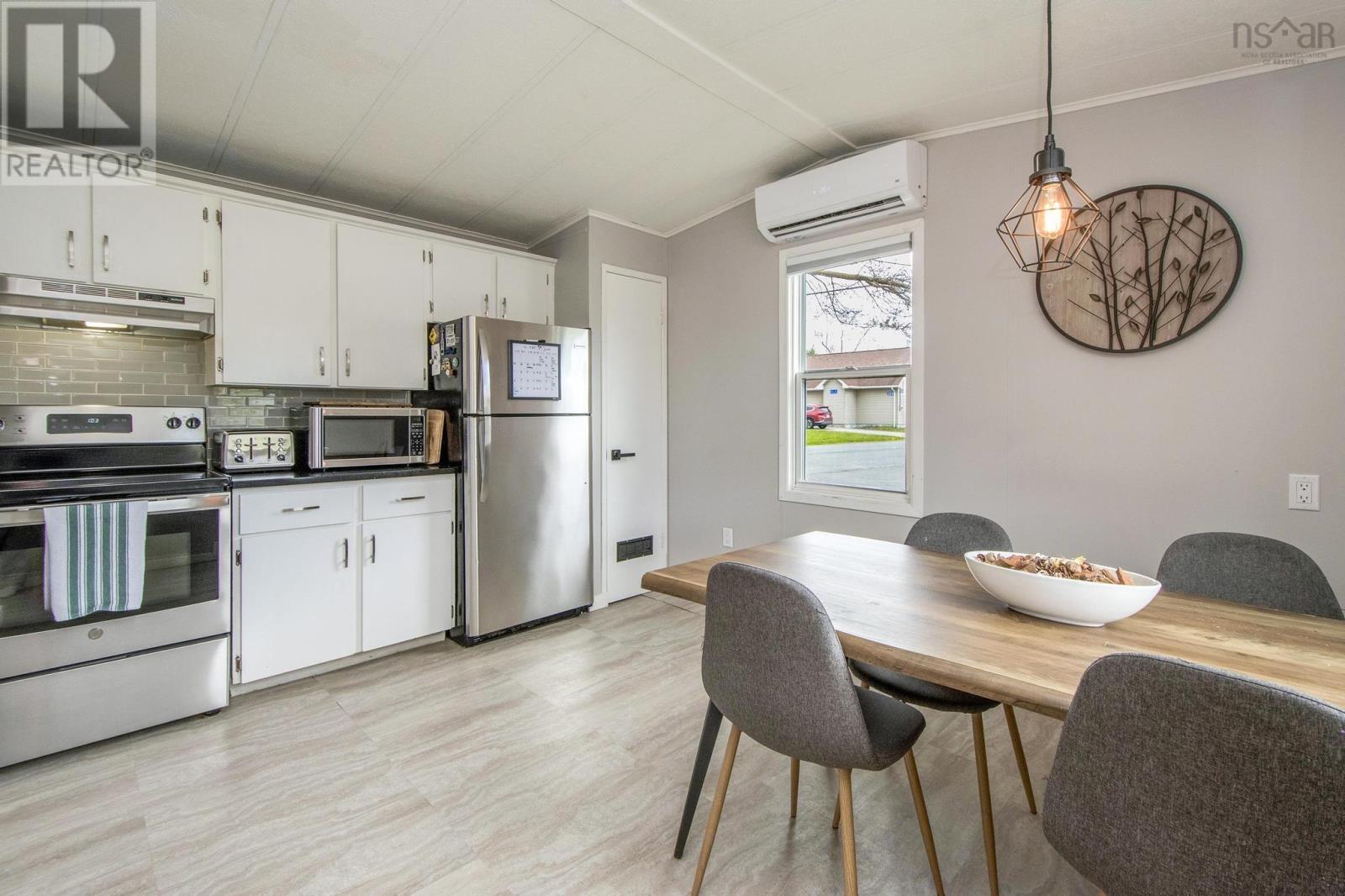 851 Duggan Drive, Beaver Bank, Nova Scotia  B4E 1L7 - Photo 6 - 202512282