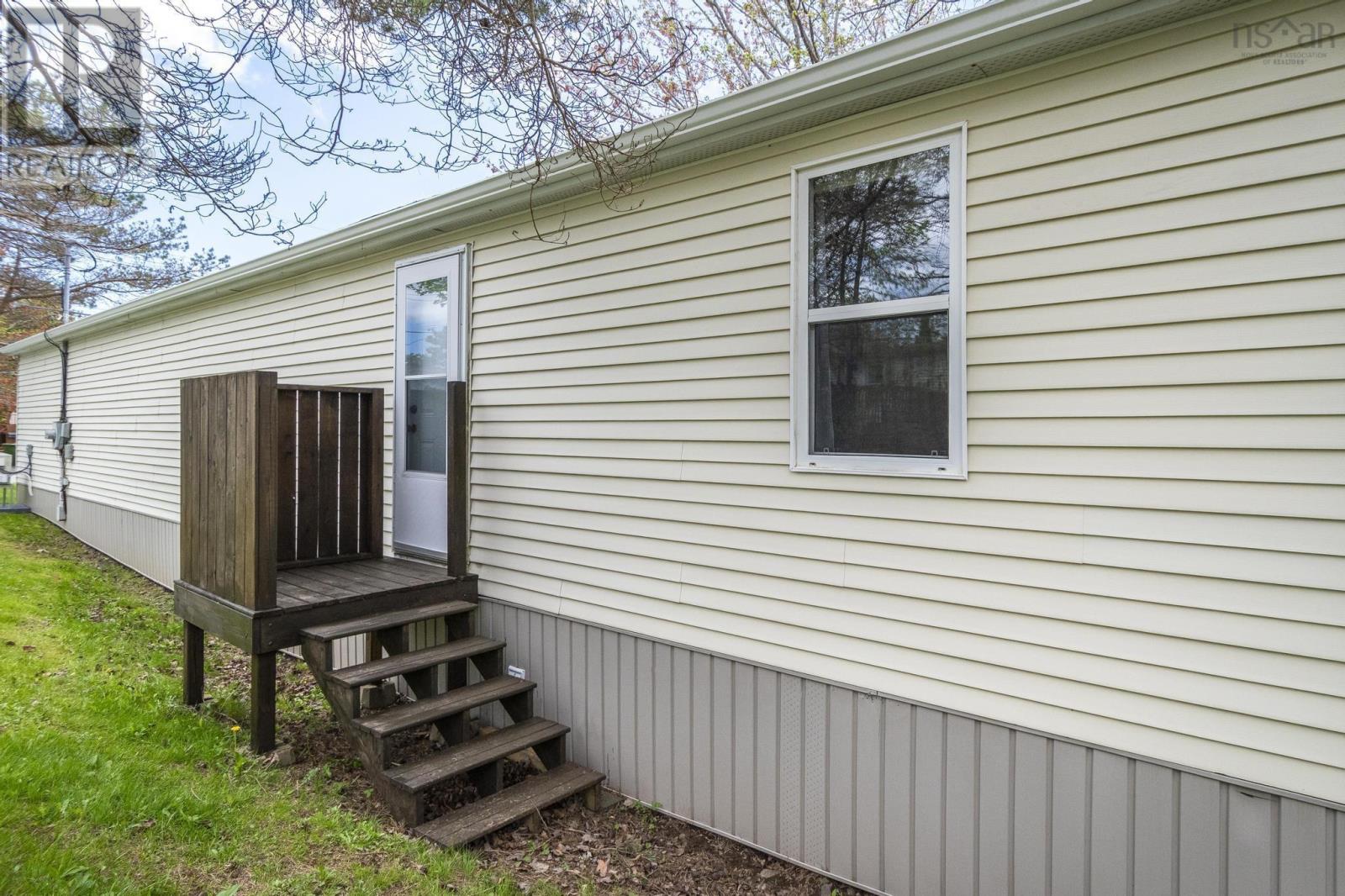 851 Duggan Drive, Beaver Bank, Nova Scotia  B4E 1L7 - Photo 5 - 202512282