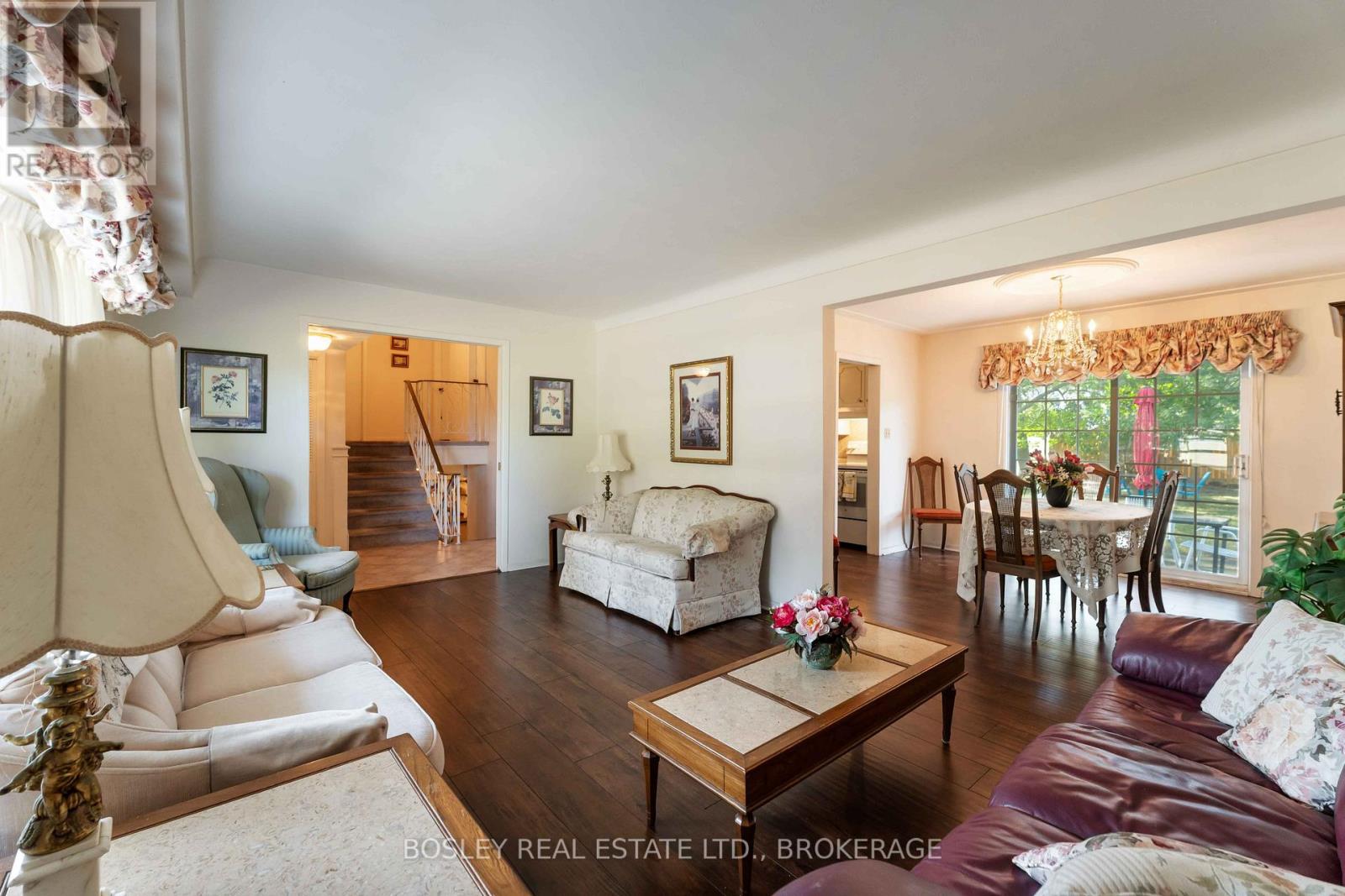 27 Meadowlark Crescent, St. Catharines, Ontario  L2N 2M6 - Photo 8 - X12451197