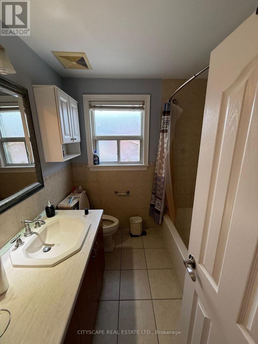 Upper - 12 Pagoda Place, Toronto, Ontario  M9V 2V2 - Photo 10 - W12541748