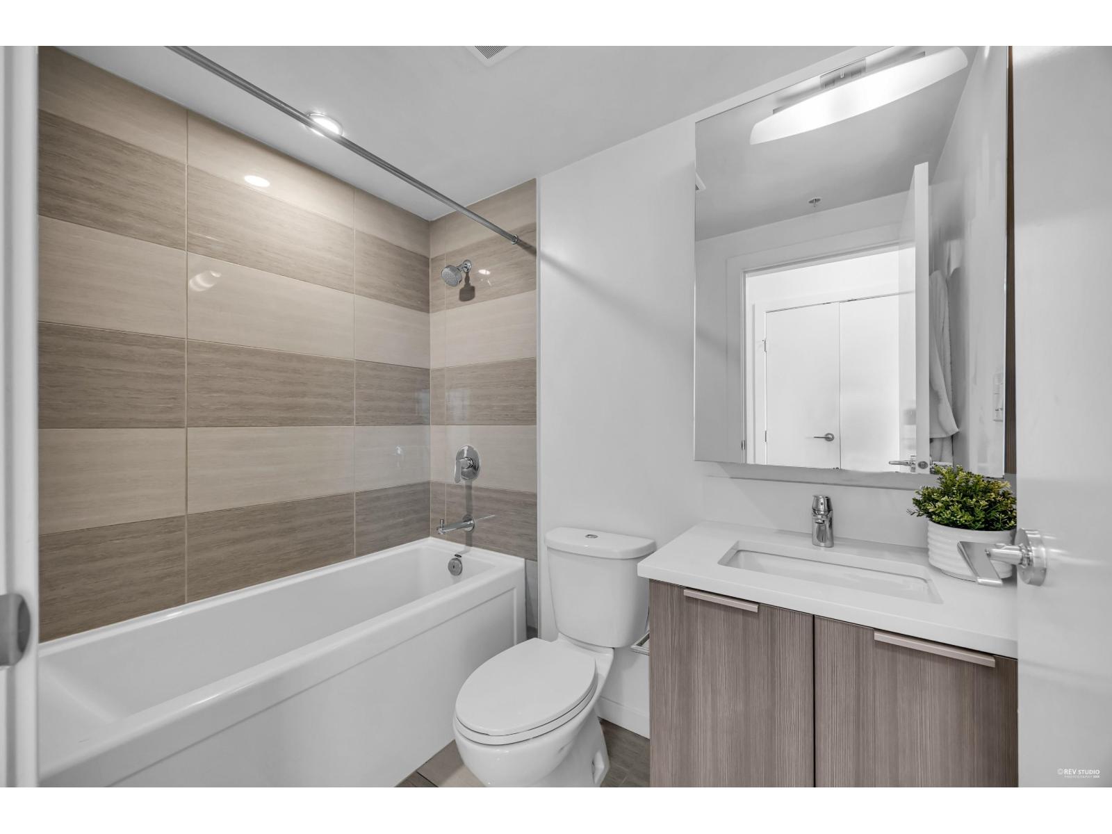 1103 13308 Central Avenue, Surrey, British Columbia  V3T 0M4 - Photo 17 - R3067889