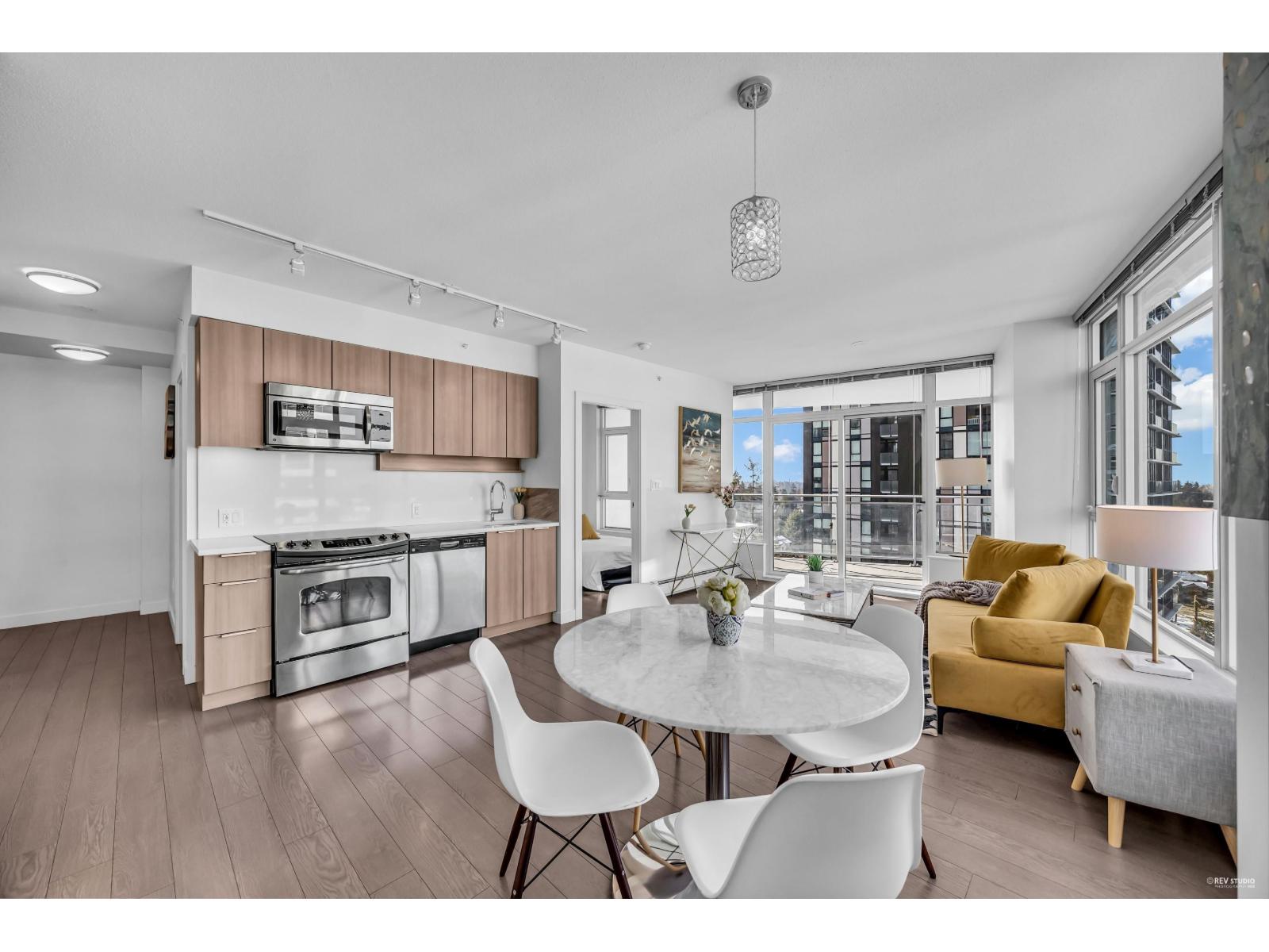 1103 13308 Central Avenue, Surrey, British Columbia  V3T 0M4 - Photo 3 - R3067889