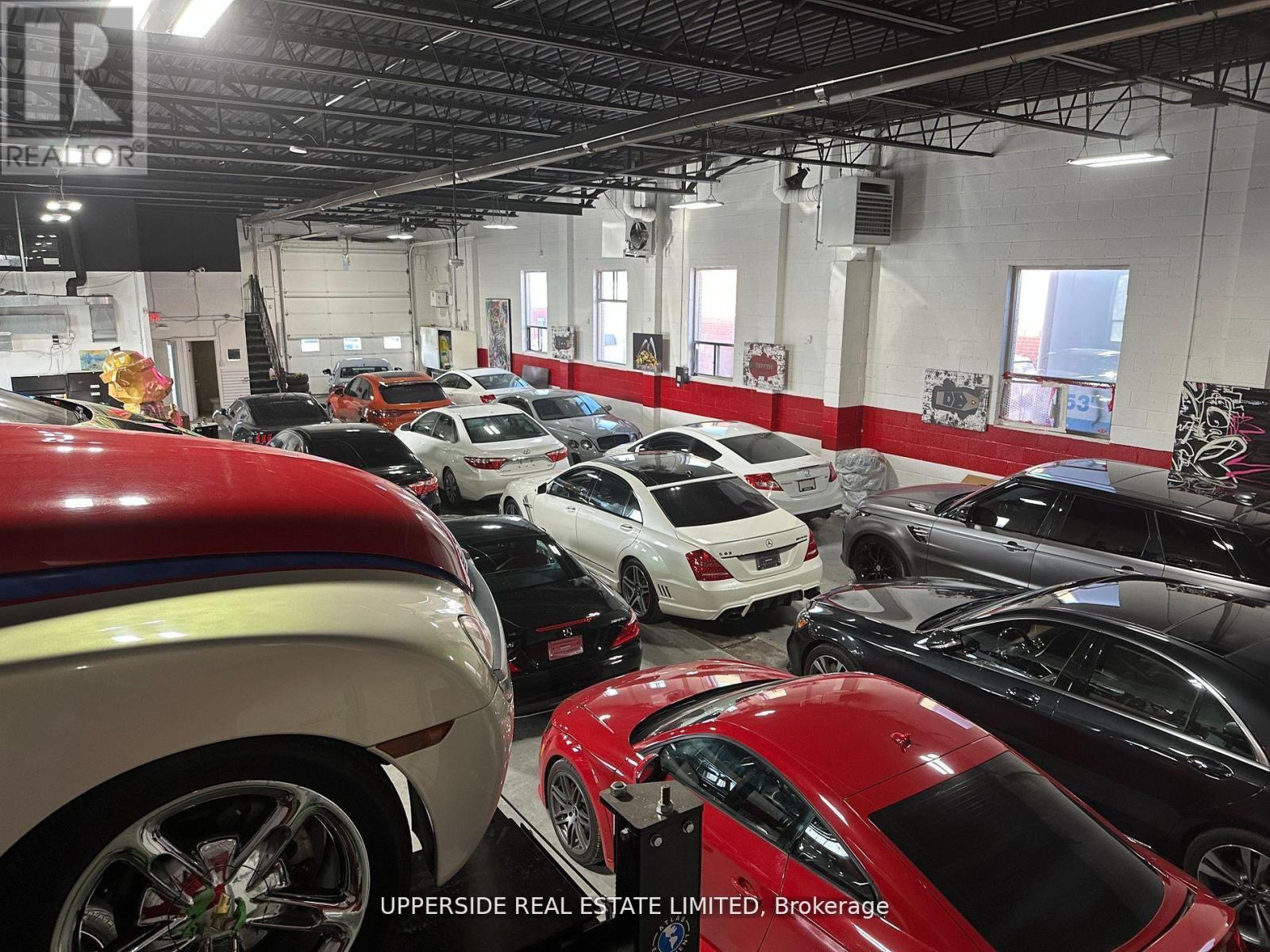 5 Tangiers Road, Toronto, Ontario  M3J 2B1 - Photo 2 - W12551686