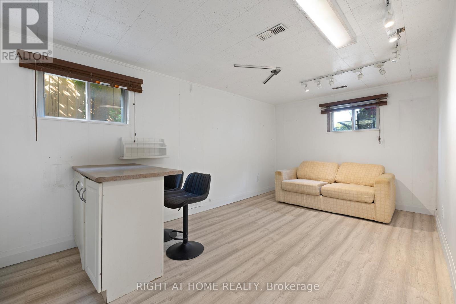 1147 Saturnia Crescent, Mississauga, Ontario  L4Y 2M2 - Photo 37 - W12551722