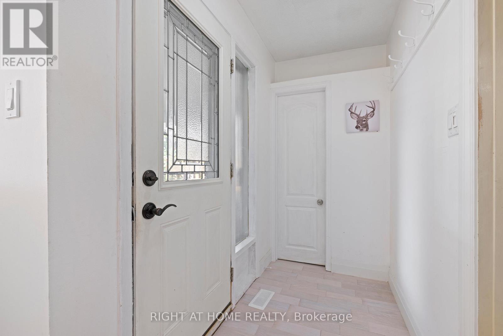 1147 Saturnia Crescent, Mississauga, Ontario  L4Y 2M2 - Photo 9 - W12551722