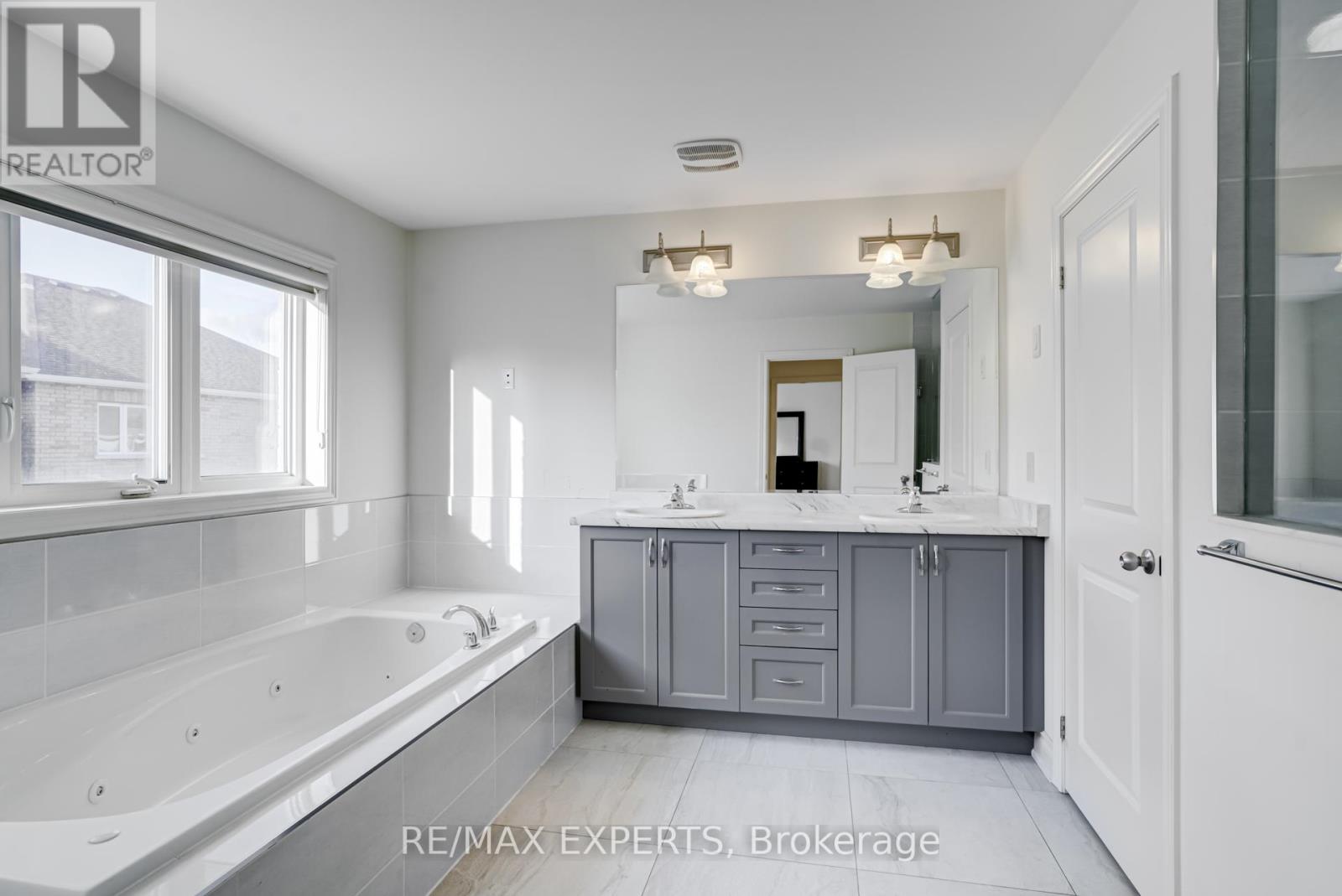 34 Gillis Road, Brampton, Ontario  L7A 4V6 - Photo 24 - W12551726