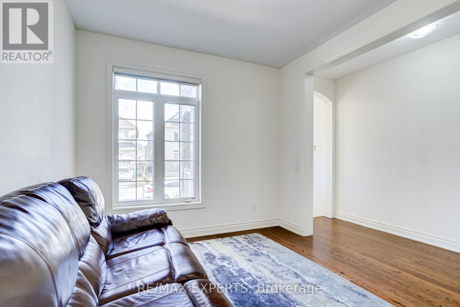 34 Gillis Road, Brampton, Ontario  L7A 4V6 - Photo 3 - W12551726