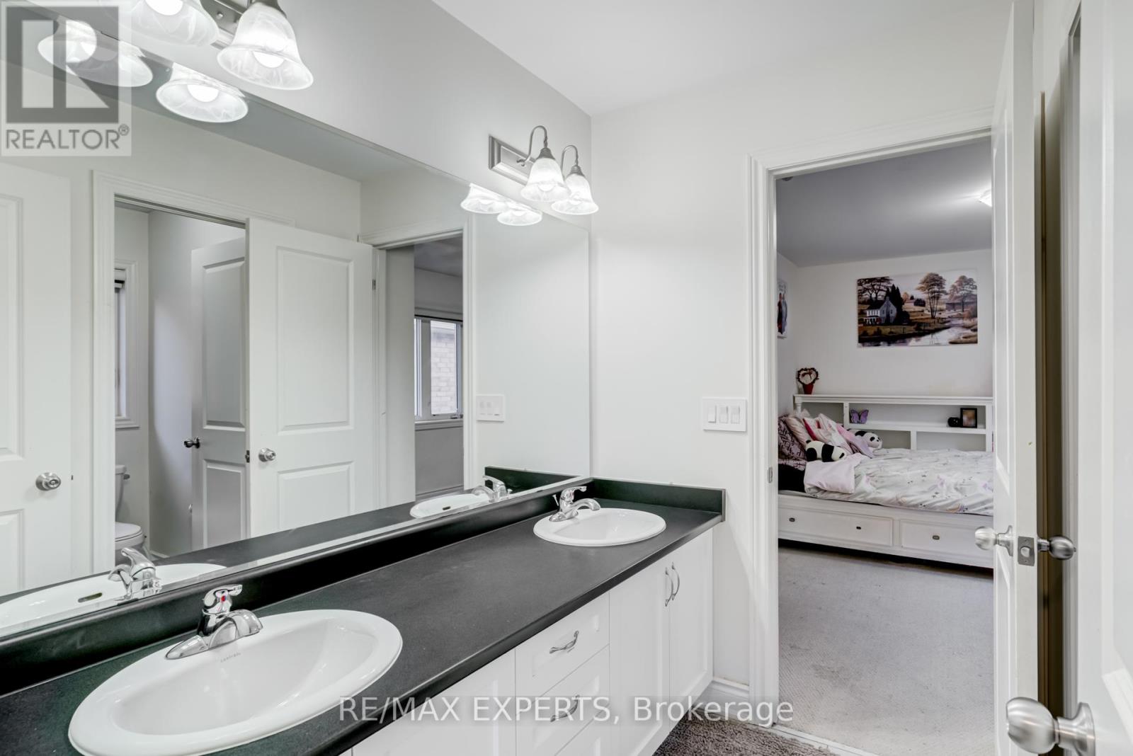 34 Gillis Road, Brampton, Ontario  L7A 4V6 - Photo 35 - W12551726