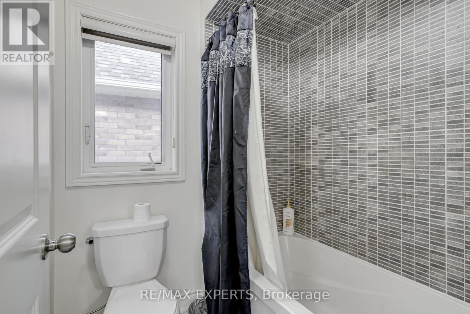 34 Gillis Road, Brampton, Ontario  L7A 4V6 - Photo 36 - W12551726