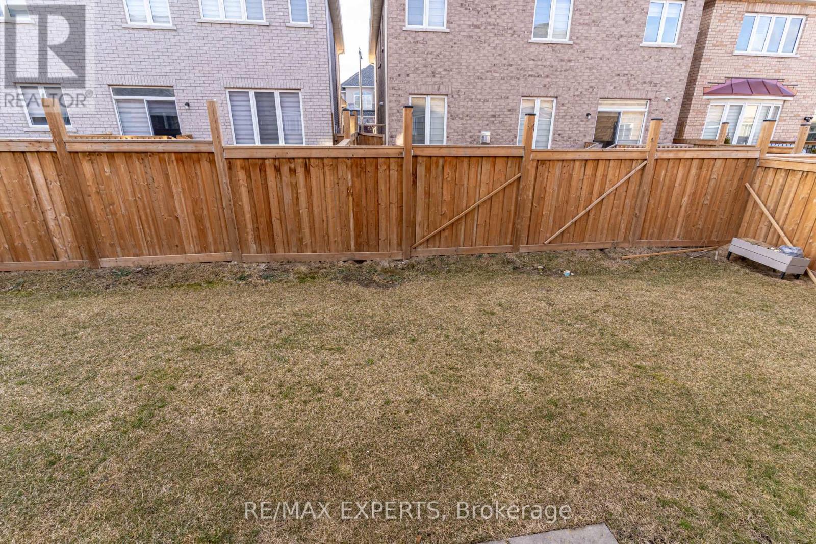 34 Gillis Road, Brampton, Ontario  L7A 4V6 - Photo 38 - W12551726