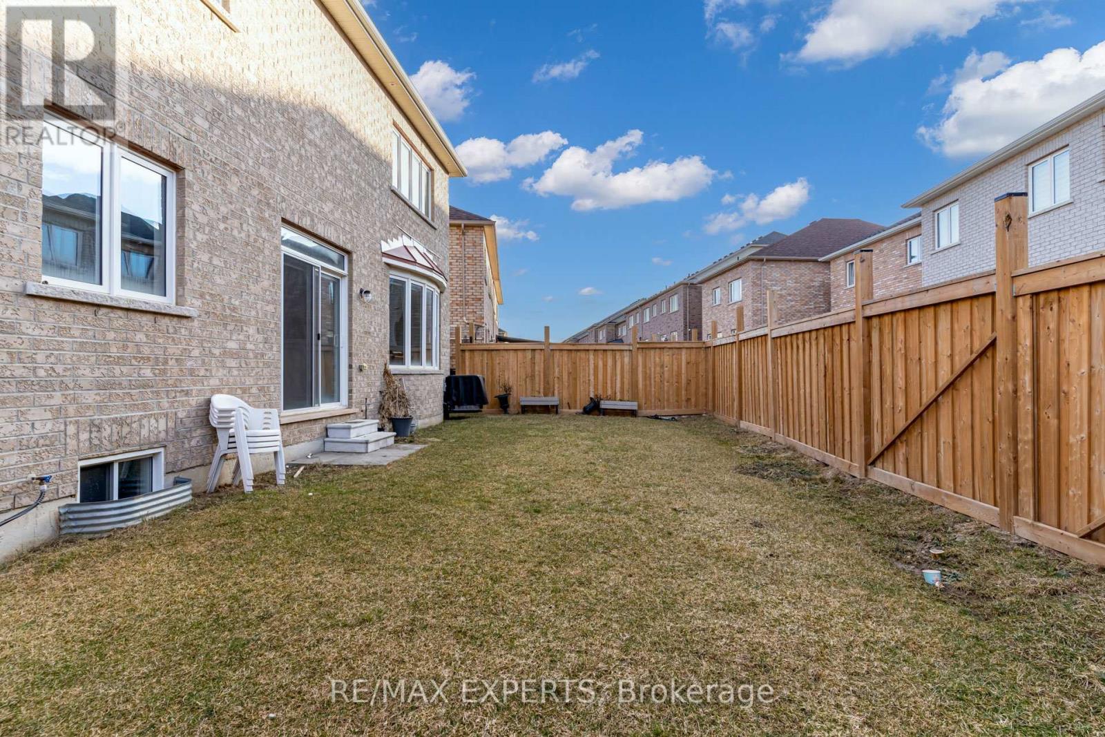 34 Gillis Road, Brampton, Ontario  L7A 4V6 - Photo 39 - W12551726