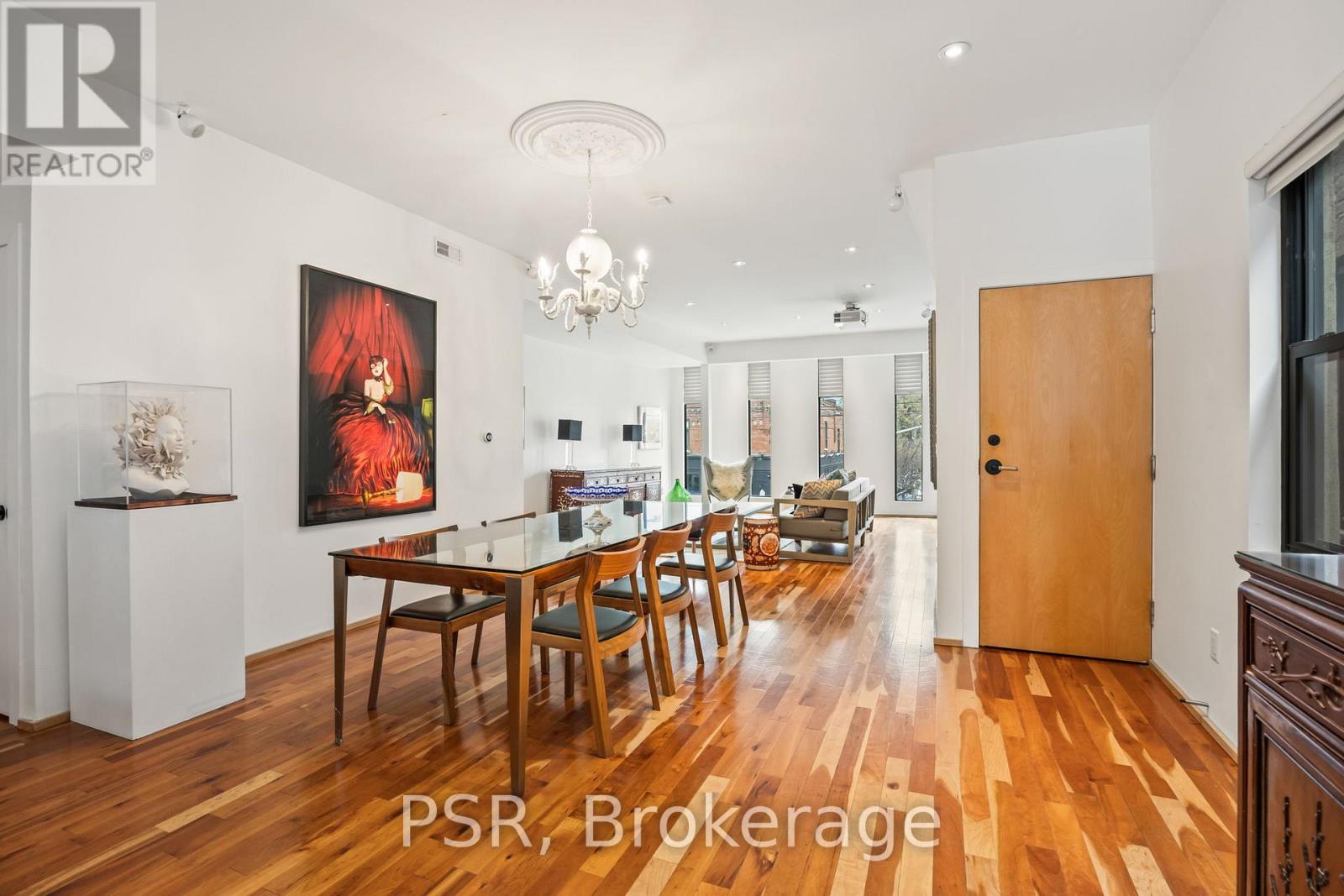 Upper - 2068 Dundas Street W, Toronto, Ontario  M6R 1W8 - Photo 10 - W12551754