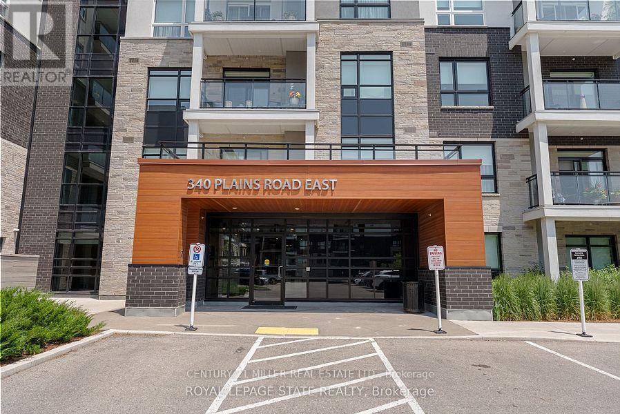 601 - 340 Plains Road E, Burlington, Ontario  L7T 4H7 - Photo 2 - W12551766