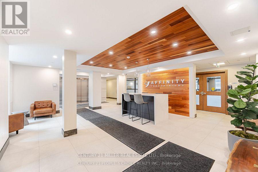 601 - 340 Plains Road E, Burlington, Ontario  L7T 4H7 - Photo 3 - W12551766