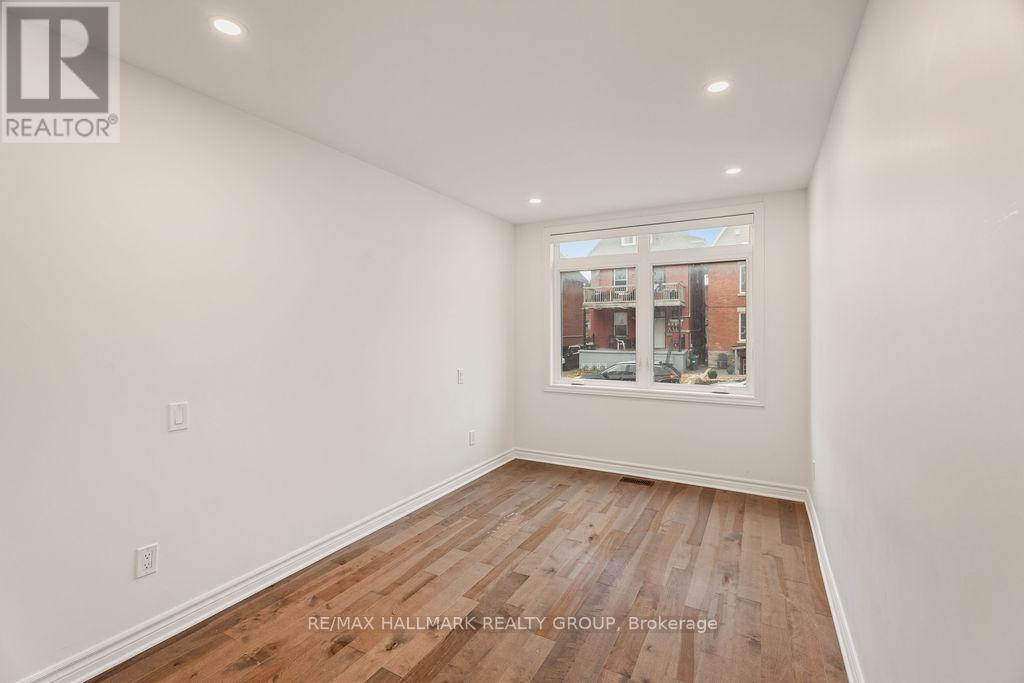 1 - 552 Mcleod Street, Ottawa, Ontario  K1R 5R3 - Photo 19 - X12551932