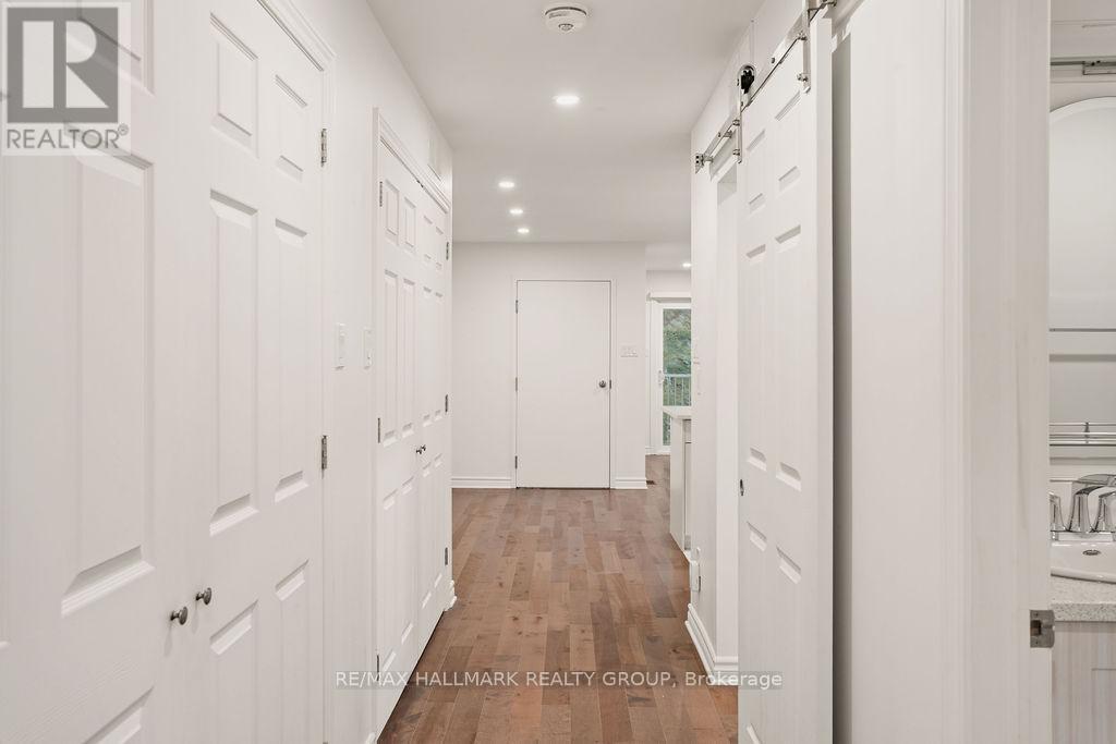 1 - 552 Mcleod Street, Ottawa, Ontario  K1R 5R3 - Photo 4 - X12551932
