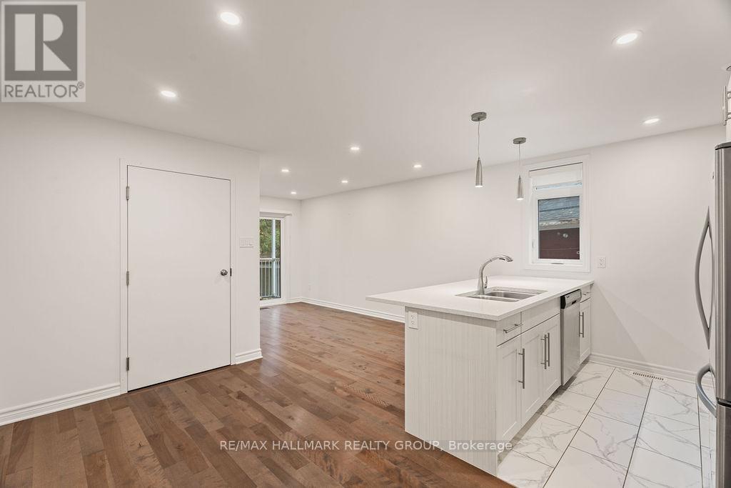 1 - 552 Mcleod Street, Ottawa, Ontario  K1R 5R3 - Photo 5 - X12551932
