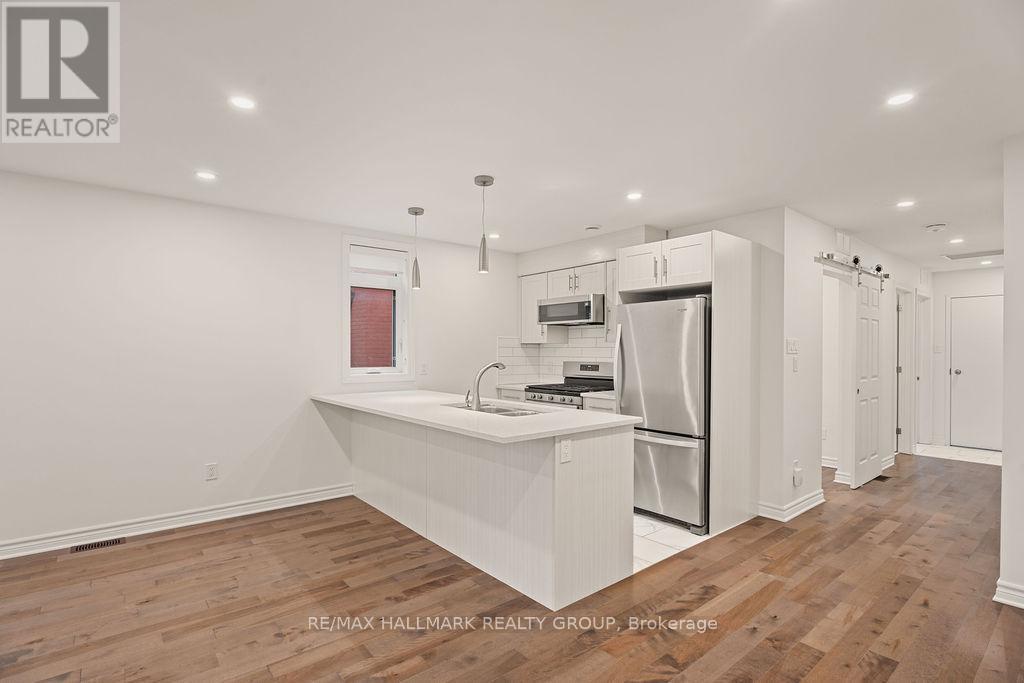 1 - 552 Mcleod Street, Ottawa, Ontario  K1R 5R3 - Photo 7 - X12551932