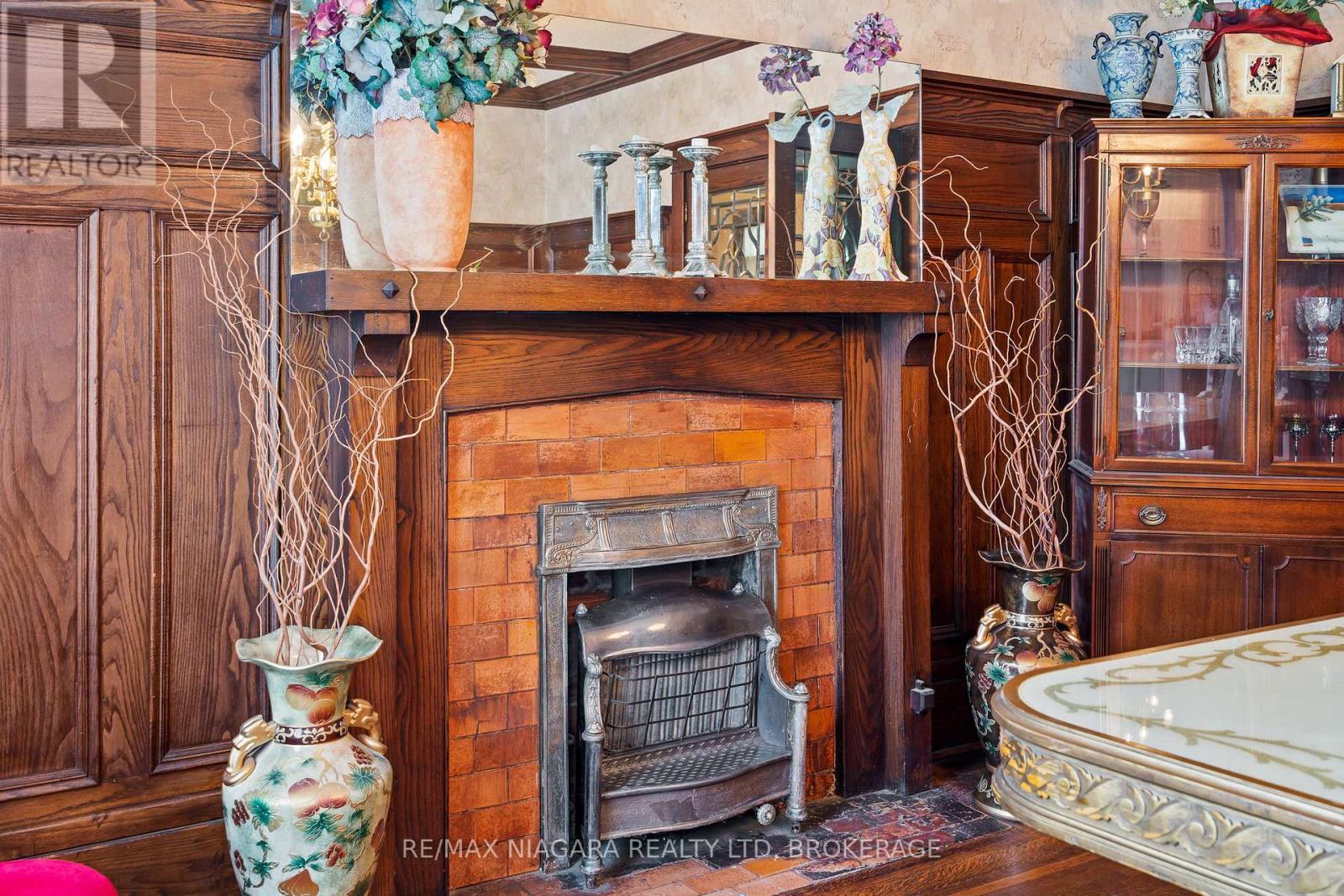 2 Carleton Street N, Thorold, Ontario  L2V 2A3 - Photo 12 - X12551872