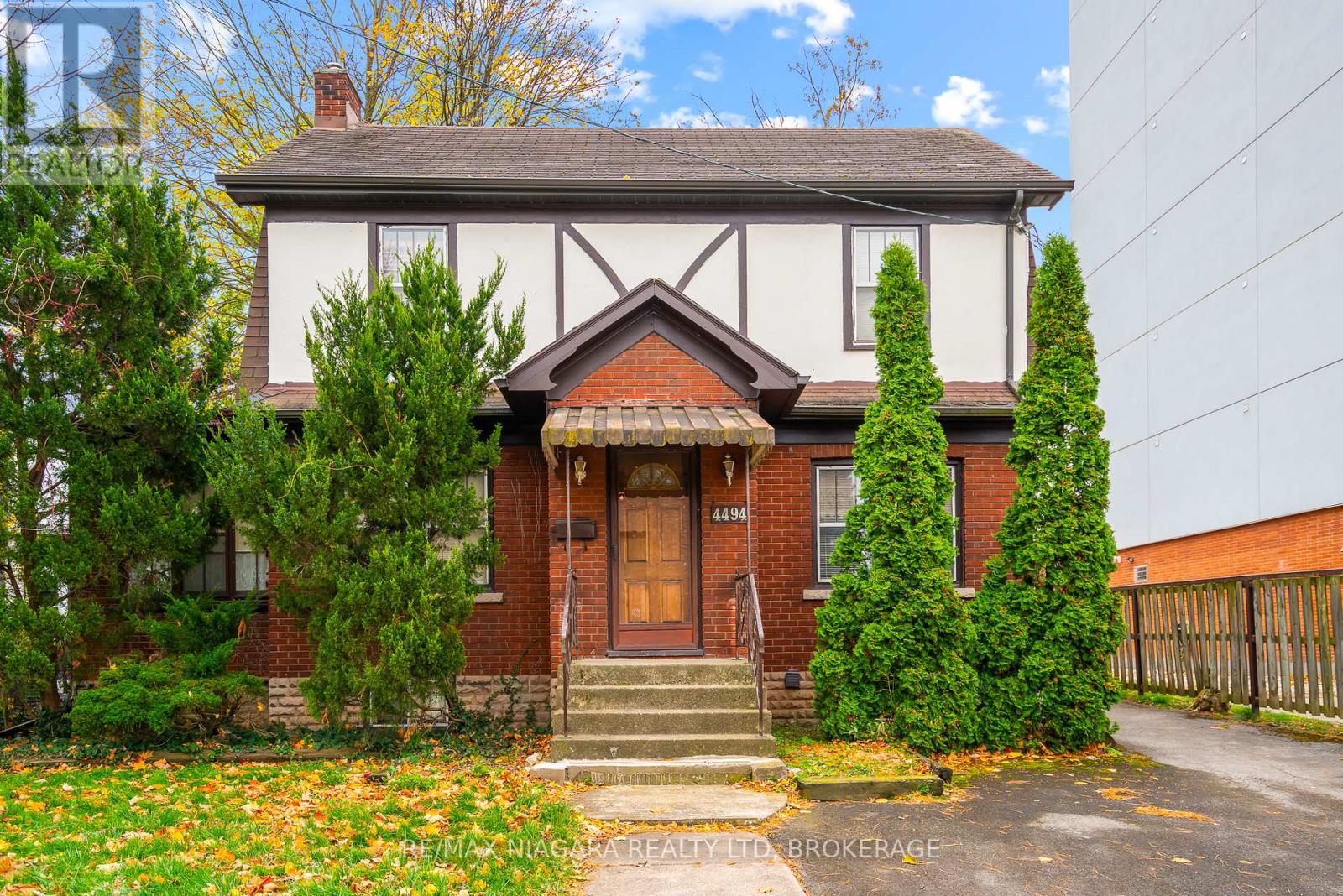 4494 HURON STREET, Niagara Falls, Ontario