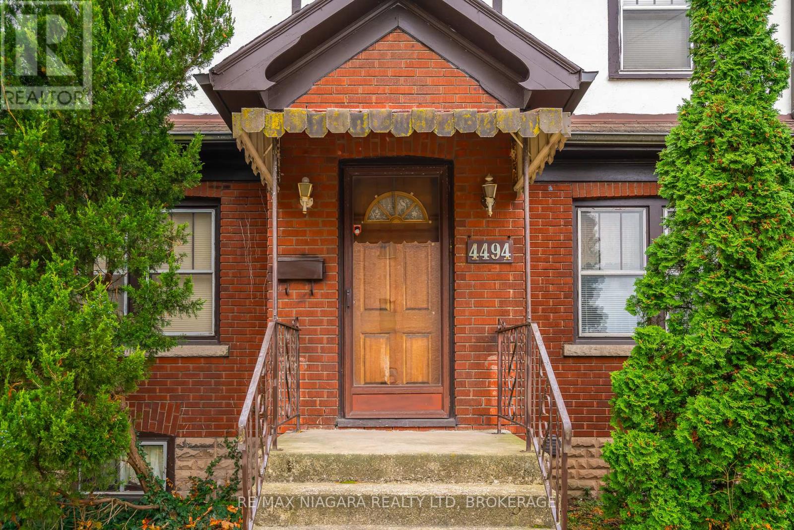 4494 Huron Street, Niagara Falls, Ontario  L2E 2H3 - Photo 2 - X12551890