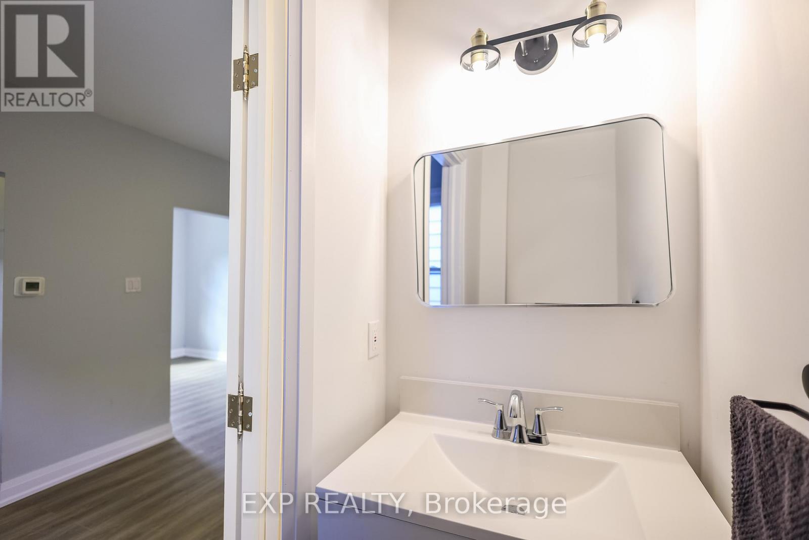 1275 Cannon Street E, Hamilton, Ontario  L8H 1V5 - Photo 5 - X12551756