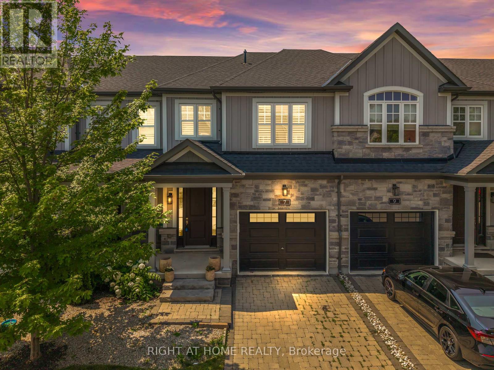 7 Windsor Circle, Niagara-On-The-Lake, Ontario  L0S 1J0 - Photo 2 - X12551758