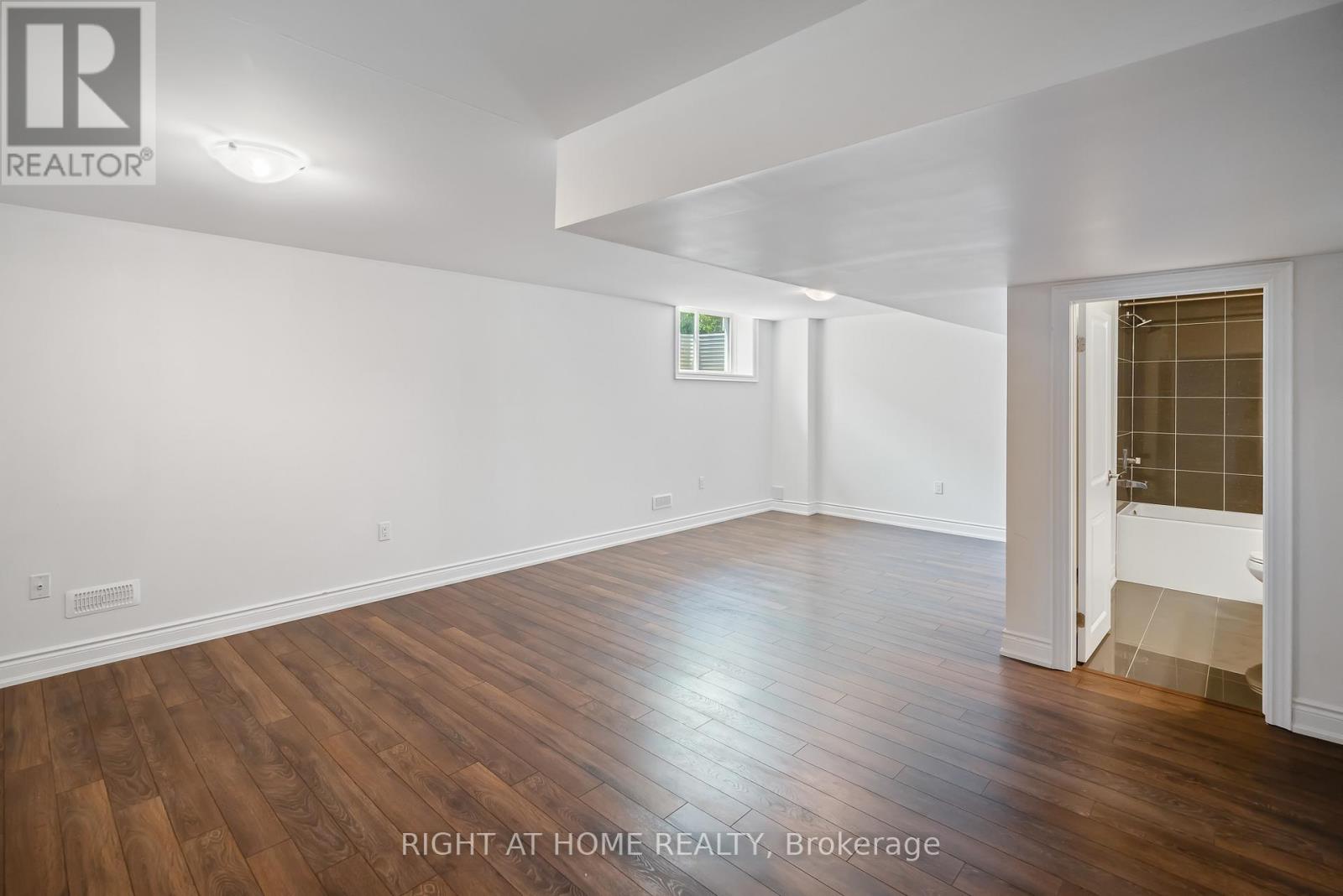 7 Windsor Circle, Niagara-On-The-Lake, Ontario  L0S 1J0 - Photo 24 - X12551758