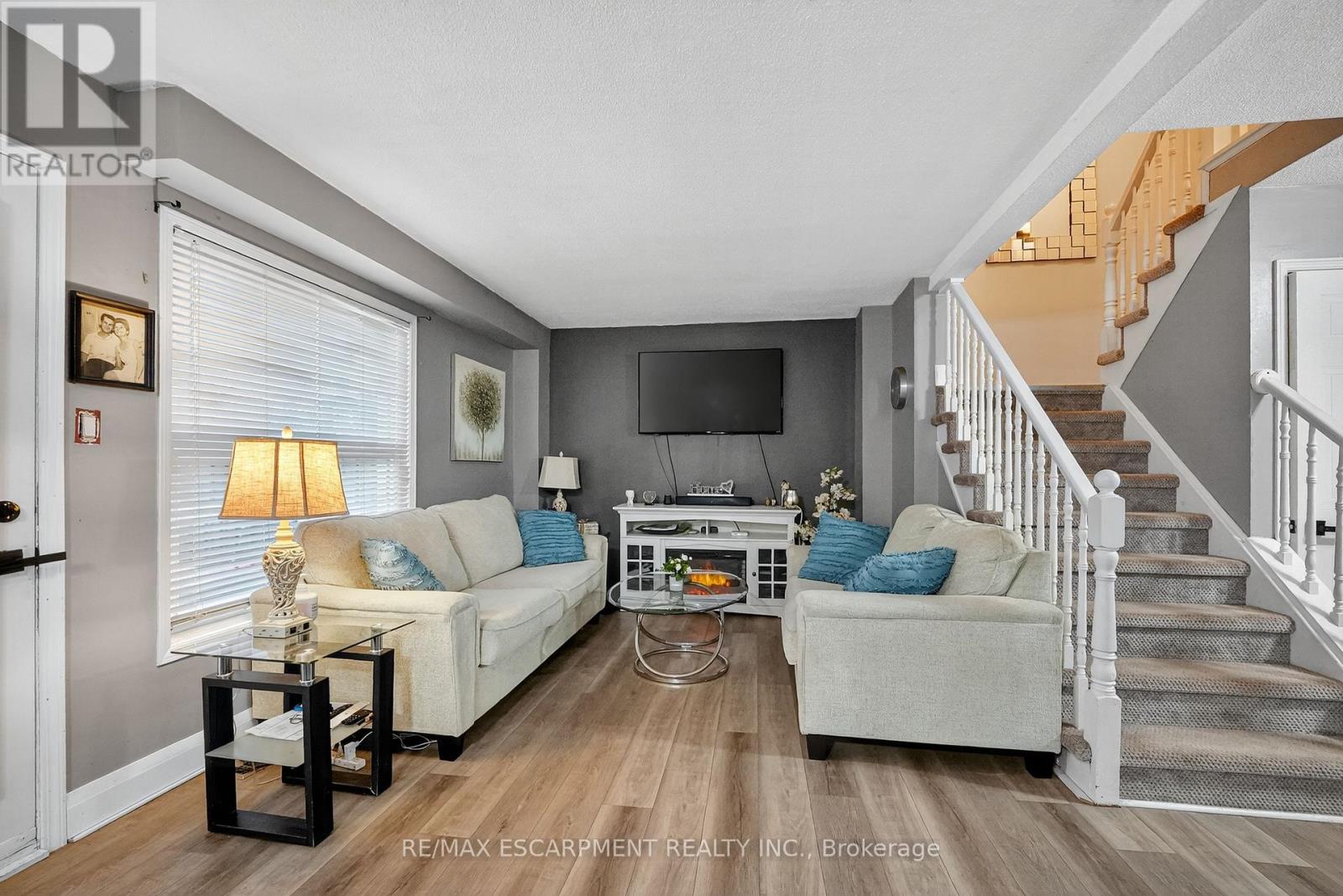 4 Pleasant Grove Terrace, Grimsby, Ontario  L3M 5G8 - Photo 10 - X12551760