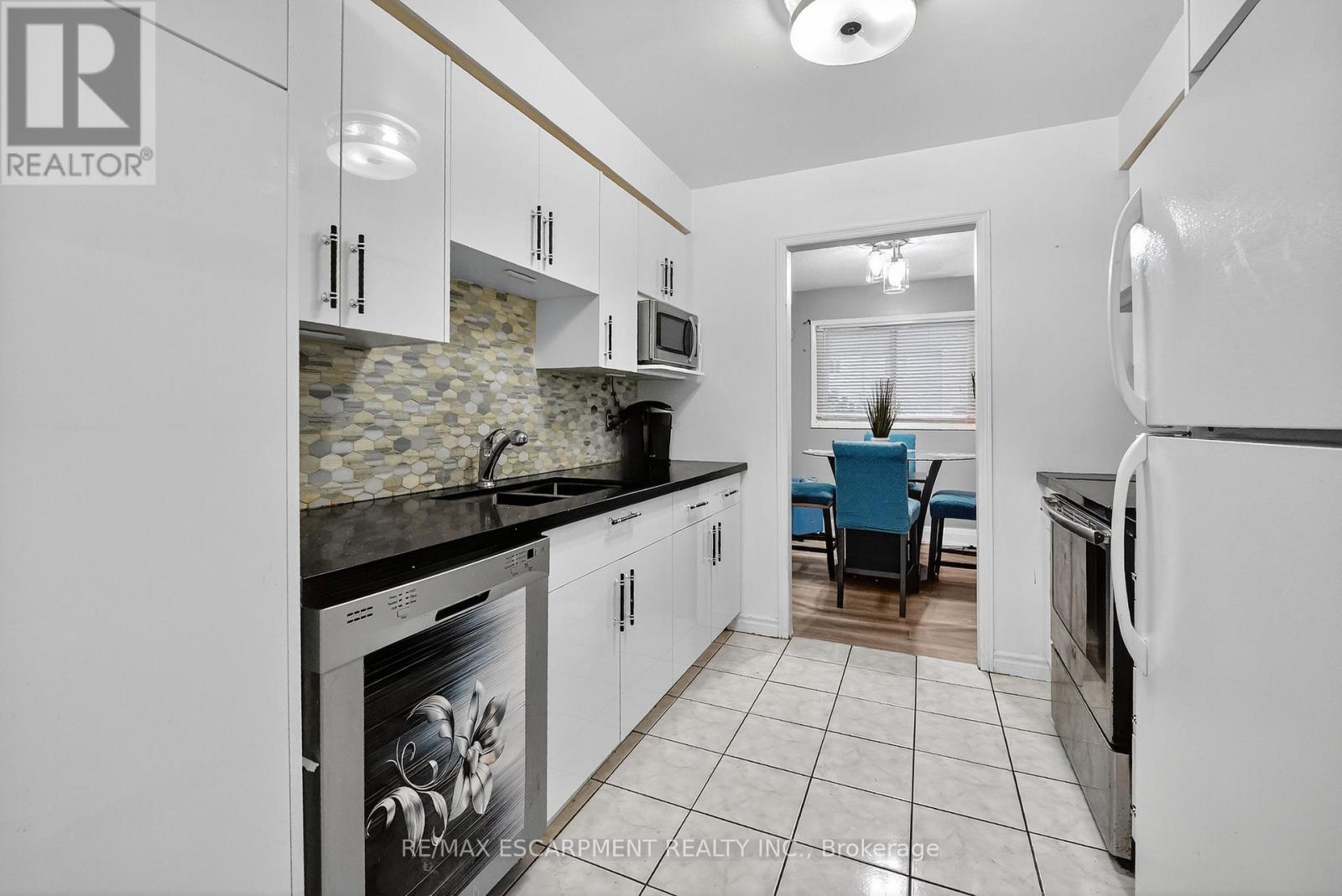 4 Pleasant Grove Terrace, Grimsby, Ontario  L3M 5G8 - Photo 7 - X12551760