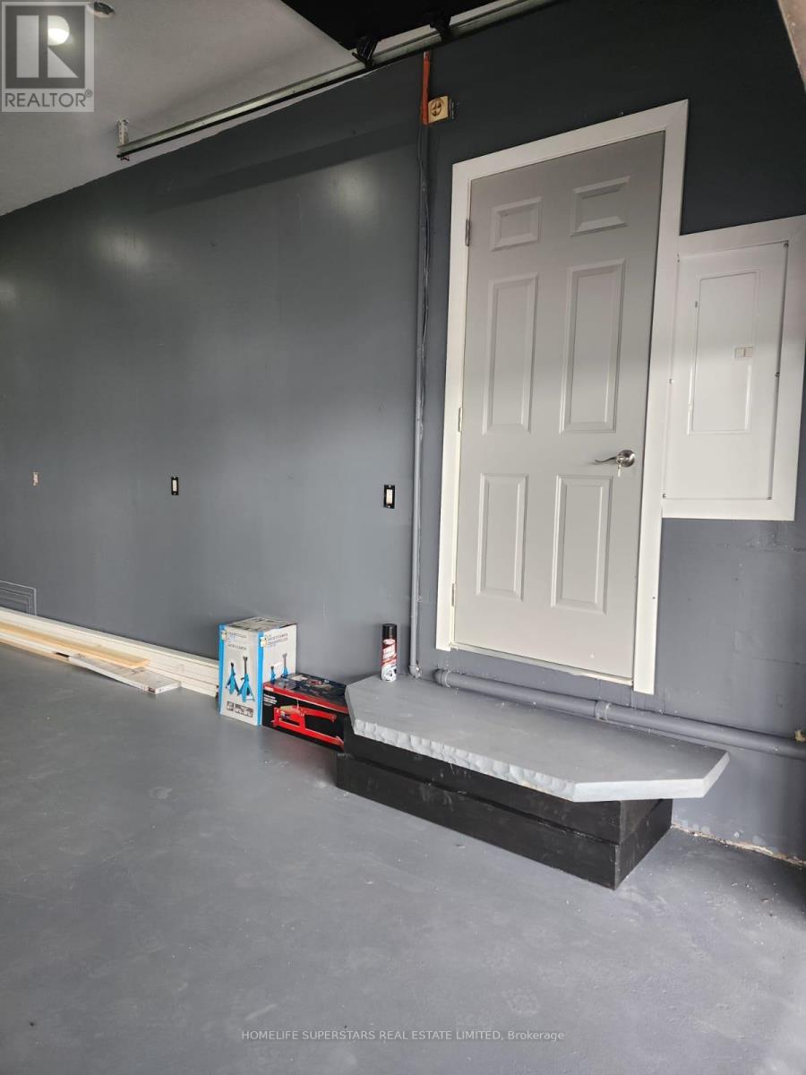 1988 River Road, London East, Ontario  N5W 6C2 - Photo 12 - X12551764