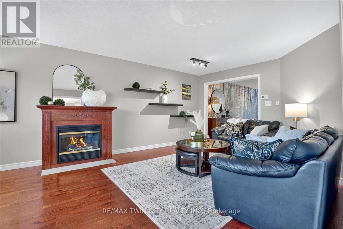 166 Bridgewater Crescent, Waterloo, Ontario  N2T 2M1 - Photo 12 - X12551768