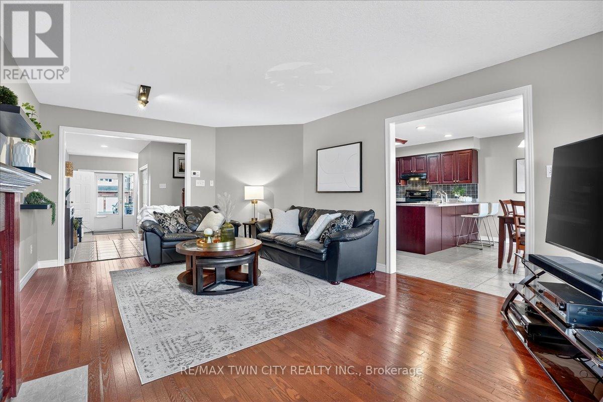 166 Bridgewater Crescent, Waterloo, Ontario  N2T 2M1 - Photo 13 - X12551768