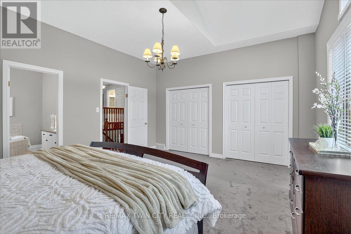 166 Bridgewater Crescent, Waterloo, Ontario  N2T 2M1 - Photo 26 - X12551768