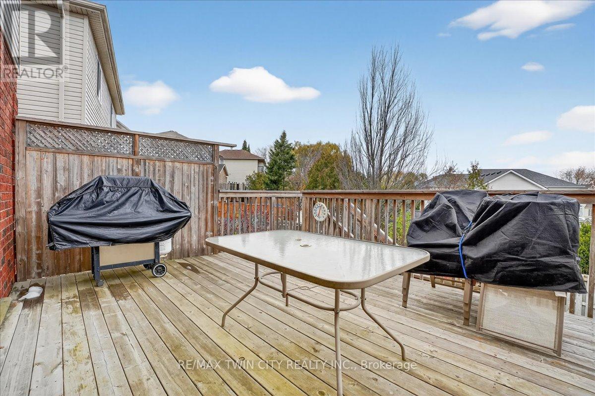 166 Bridgewater Crescent, Waterloo, Ontario  N2T 2M1 - Photo 45 - X12551768