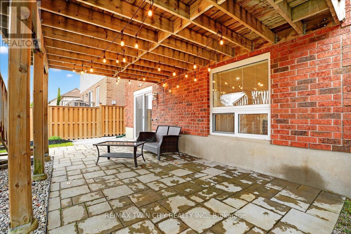 166 Bridgewater Crescent, Waterloo, Ontario  N2T 2M1 - Photo 46 - X12551768