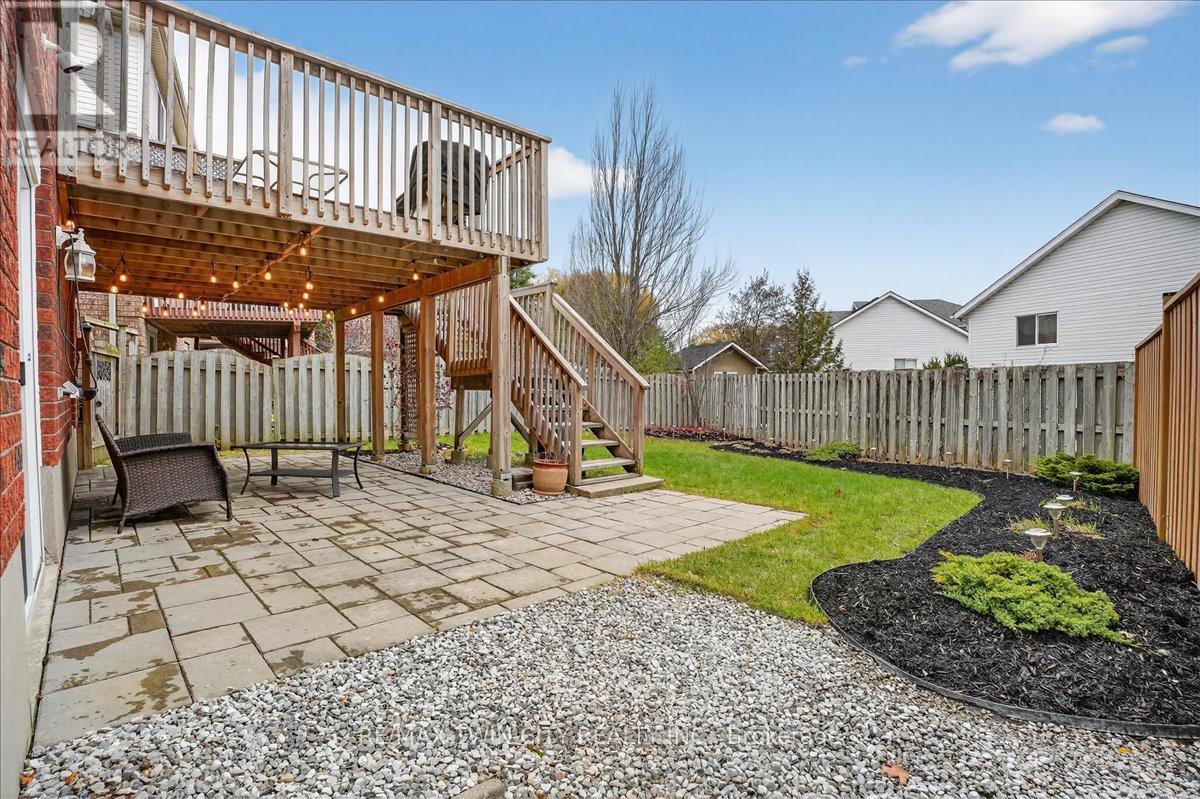 166 Bridgewater Crescent, Waterloo, Ontario  N2T 2M1 - Photo 47 - X12551768