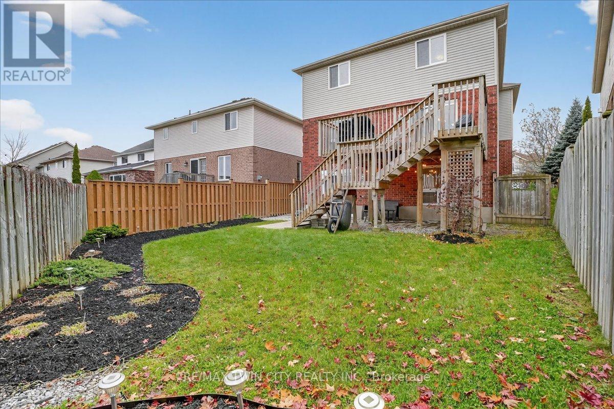 166 Bridgewater Crescent, Waterloo, Ontario  N2T 2M1 - Photo 49 - X12551768