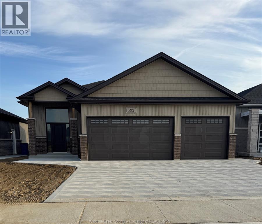 MLS# 25028979: 592 INDIAN CREEK, Chatham, Canada