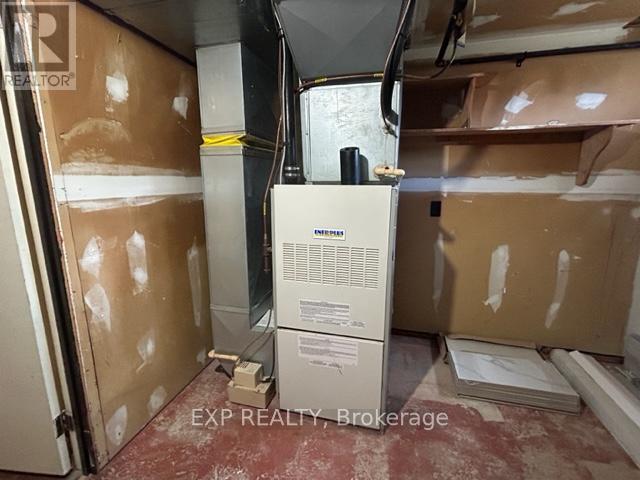 7422 Road 164 Road, North Perth, Ontario N0G 1B0 - Photo 35 - X12545844