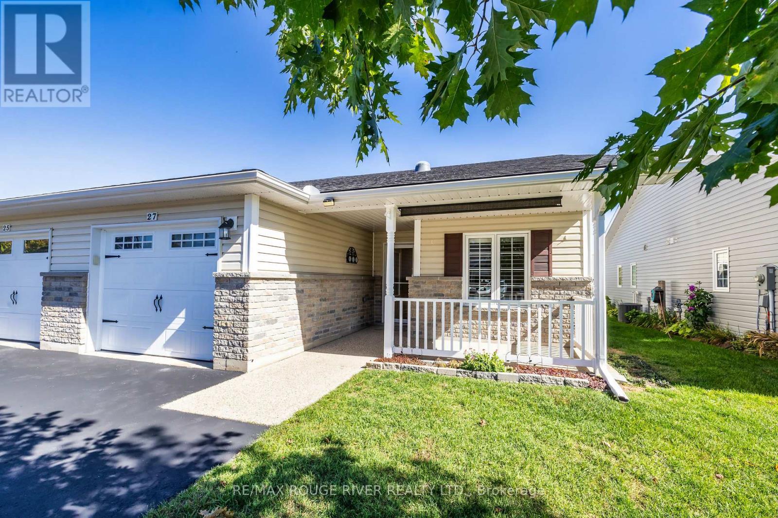 27 New York Avenue, Wasaga Beach, Ontario  L9Z 3A8 - Photo 2 - S12436323