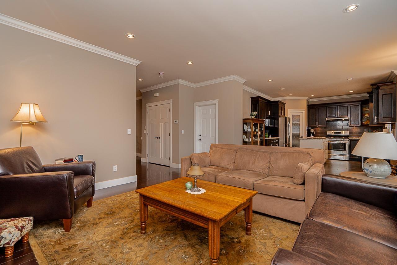 6093 145a Street, Surrey, British Columbia V3S 4R6 - Photo 8 - R3067709