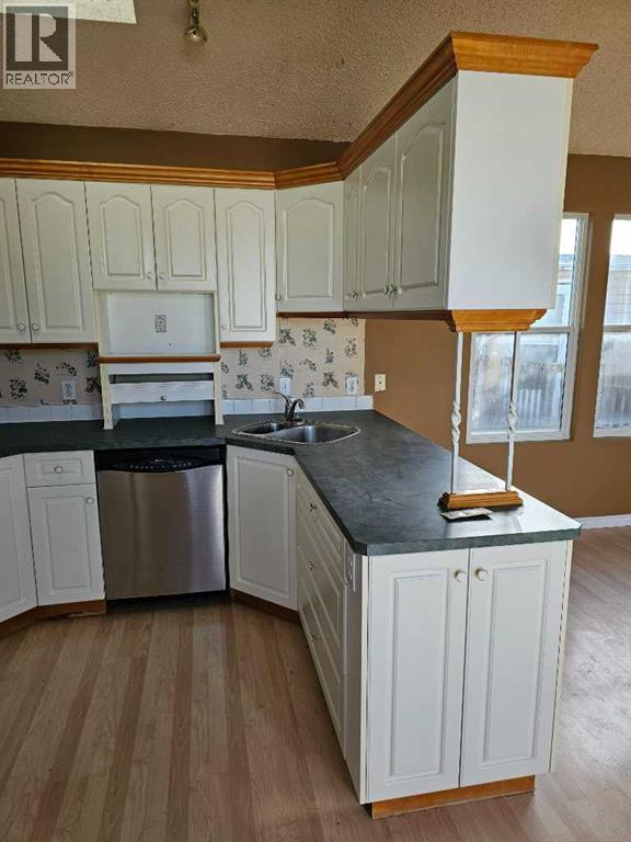 60 Parkland Acres, Lacombe, Alberta  T4L 1T1 - Photo 6 - A2270421