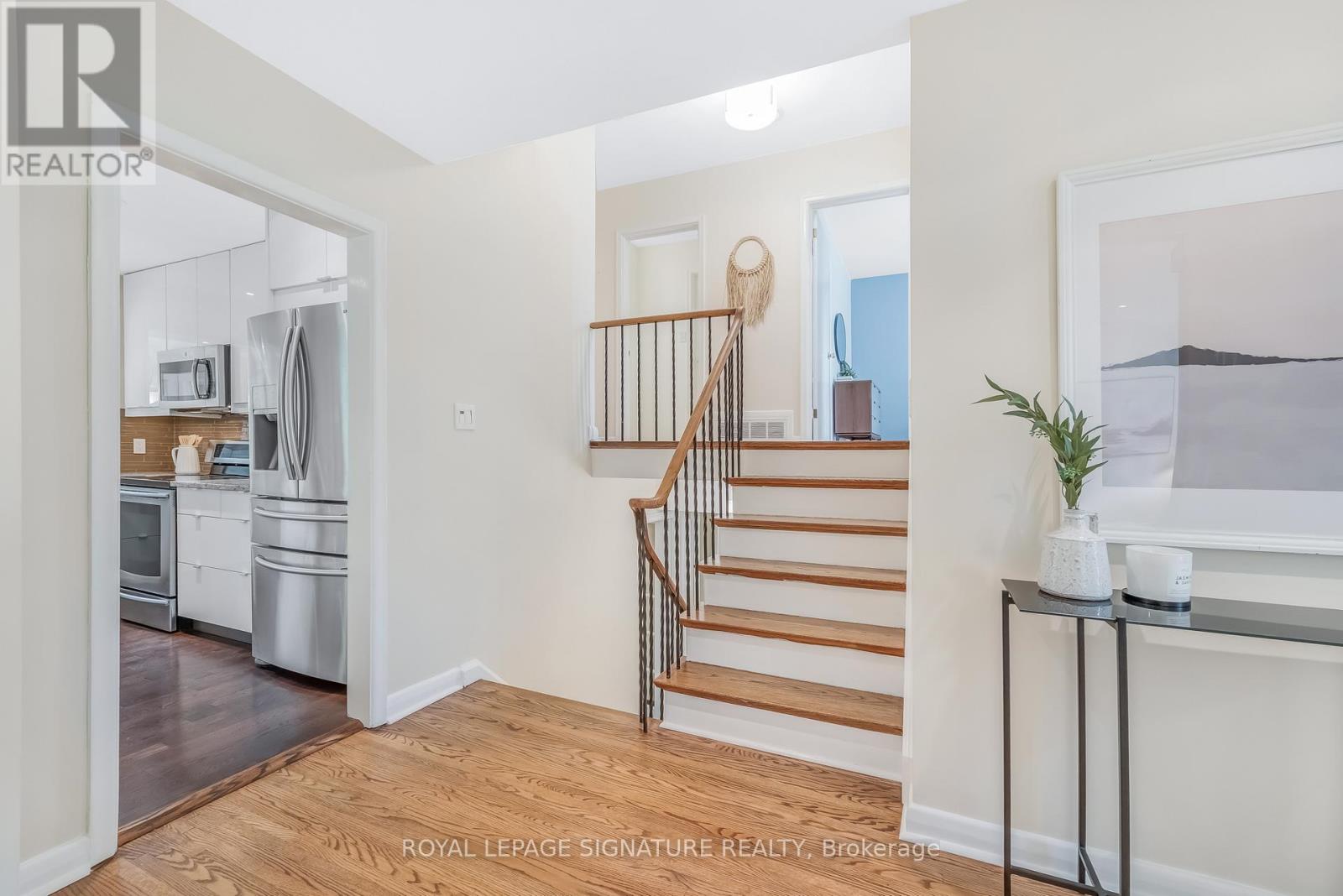 16 Revcoe Drive, Toronto, Ontario  M2M 2B8 - Photo 19 - C12551868