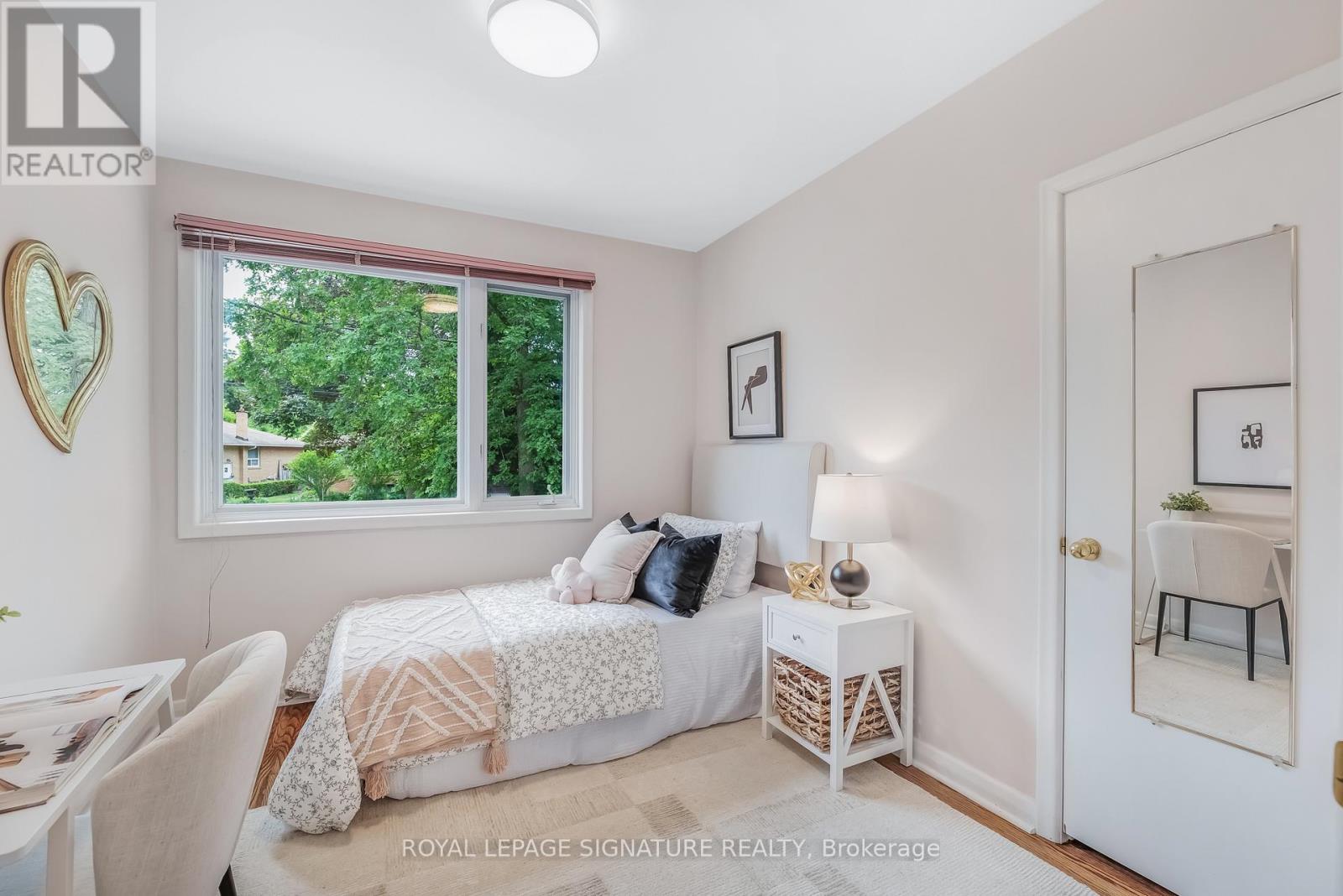 16 Revcoe Drive, Toronto, Ontario  M2M 2B8 - Photo 25 - C12551868