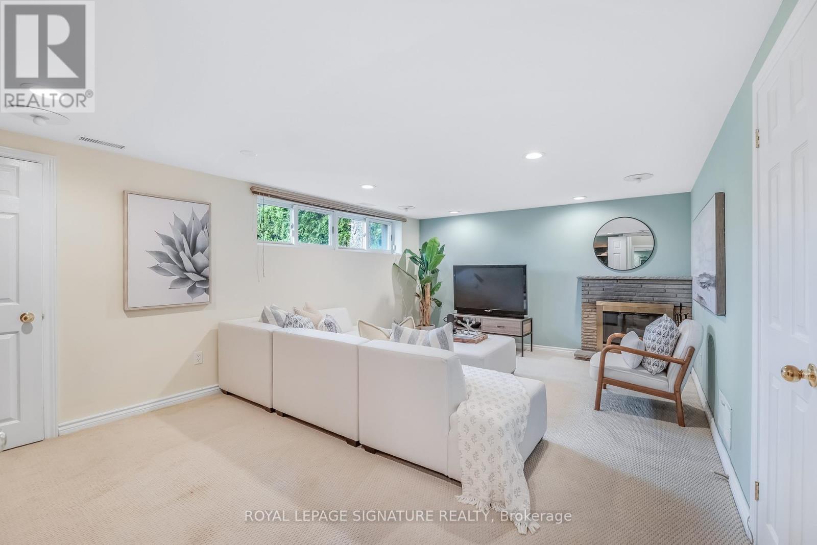 16 Revcoe Drive, Toronto, Ontario  M2M 2B8 - Photo 26 - C12551868