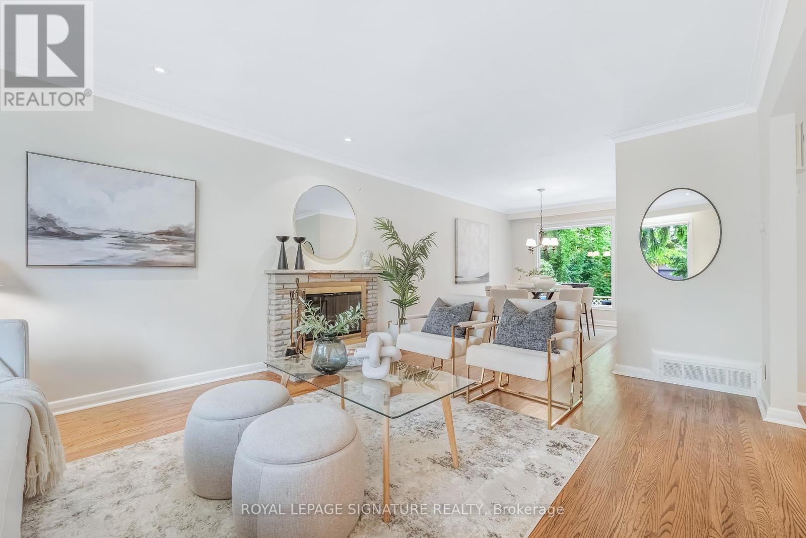 16 Revcoe Drive, Toronto, Ontario  M2M 2B8 - Photo 5 - C12551868