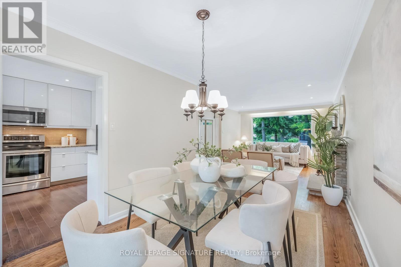 16 Revcoe Drive, Toronto, Ontario  M2M 2B8 - Photo 7 - C12551868