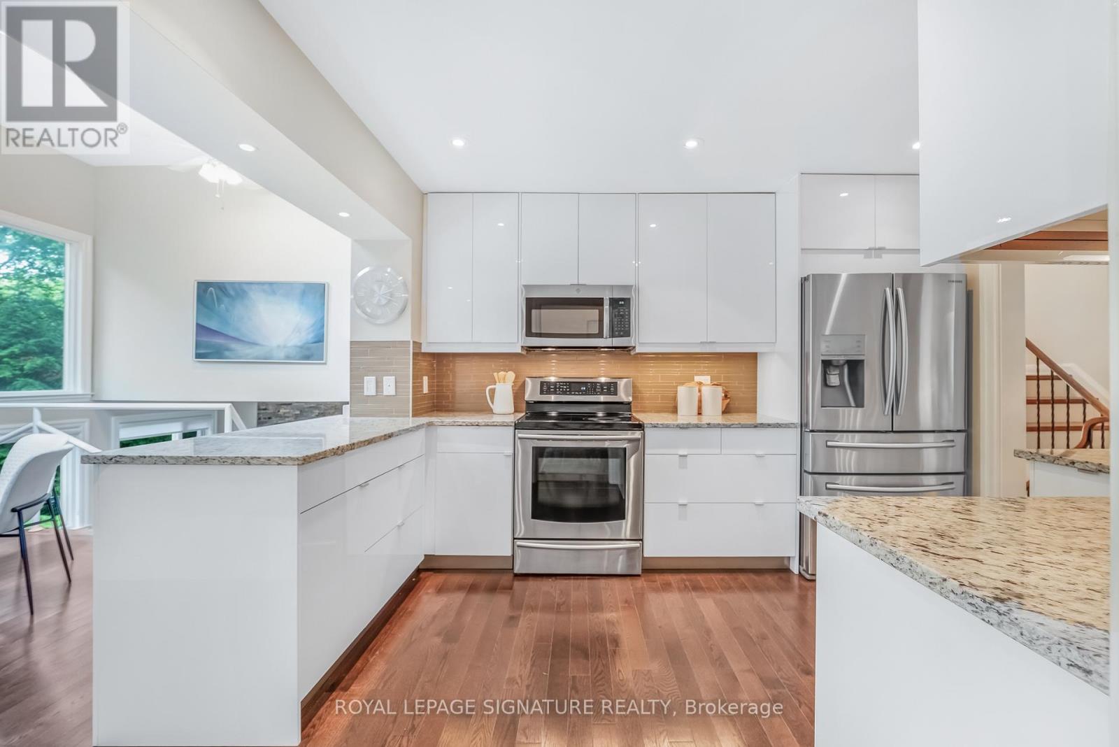 16 Revcoe Drive, Toronto, Ontario  M2M 2B8 - Photo 8 - C12551868