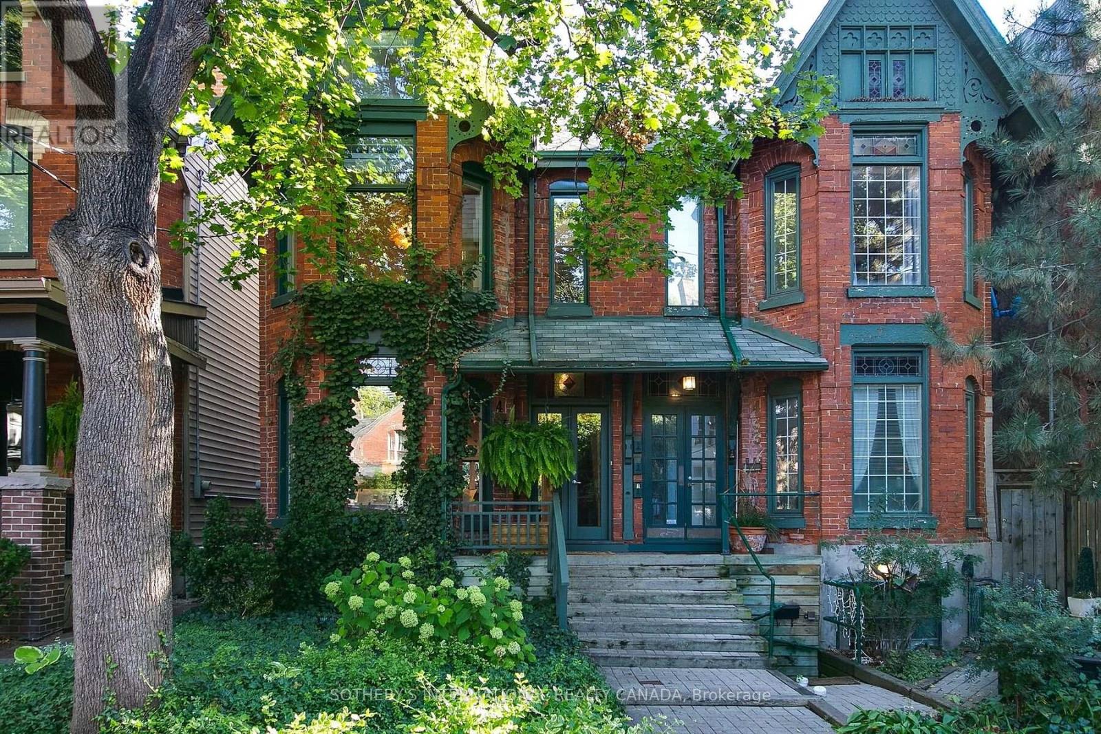 435 ONTARIO STREET, Toronto, Ontario